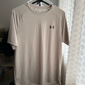 UNDER ARMOUR TEE